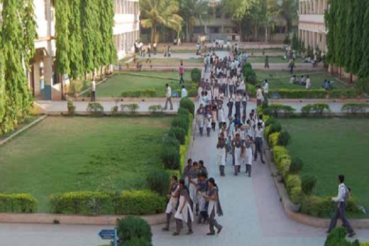 https://cache.careers360.mobi/media/colleges/social-media/media-gallery/14371/2020/2/22/Campus View  of Karmaveer Bhaurao Patil Mahavidyalaya Pandharpur_Campus-View.jpg